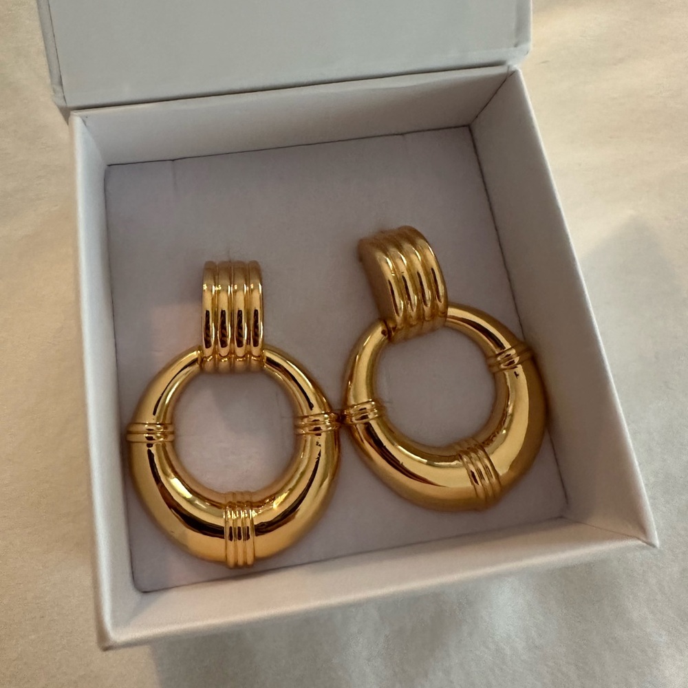 HEAVEN MEYHEM EARRINGS